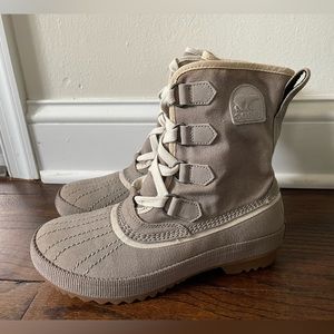 NWOT: SOREL Canvas Duck Toe Lace Up Boots - Women’s Size 6